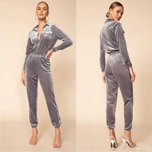 Superdown Madalena Jumpsuit in Slate Velvet Size Small